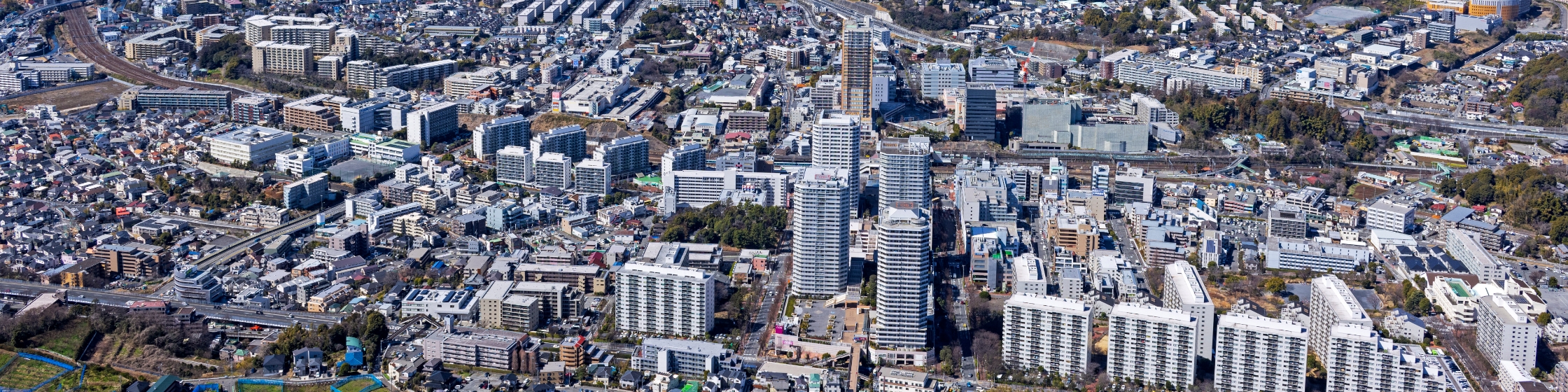 郊外の住宅地・東戸塚上空より富士山